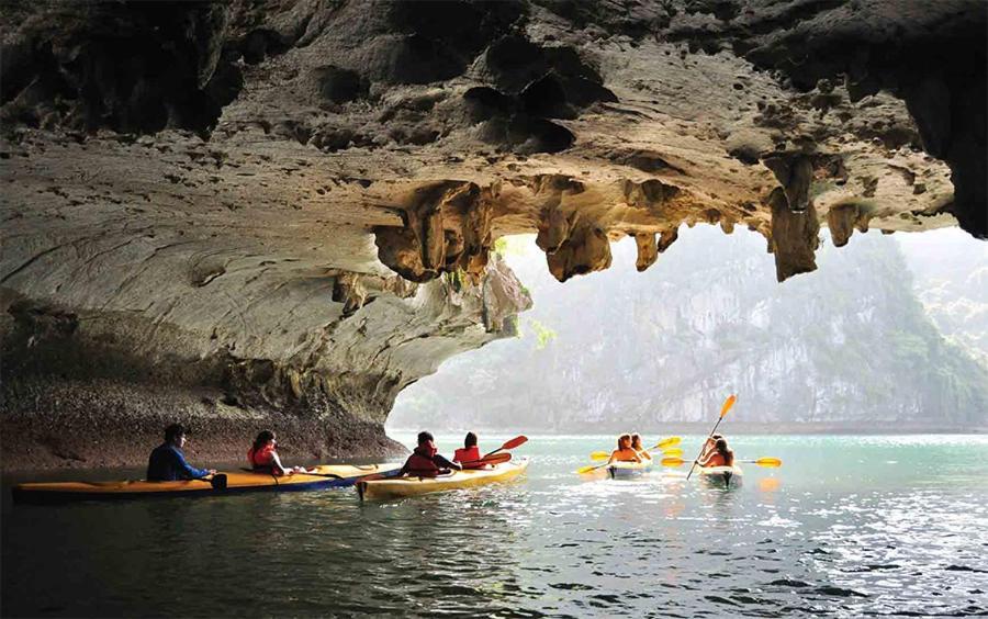 Era Premium Cruises Halong Hotel Hạ Long-öböl Kültér fotó